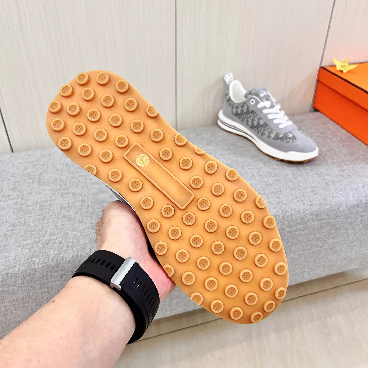 🚘🚘Factory batch 440 men's shoes💰[Dior]🔥Men's high-end brand of shoes official website 1:1 latest masterpiece: the upper is made of Italian imported first-layer cowhide with a comfortable and breathable lining➕original non-slip and wear-resistant outsole🔥, making walking more convenient and comfortable! An exclusive new model, a stunning work, a beautiful 1:1 replica [color] compared to the official quality! Create a fashionable personality to set off your uniqueness! A must-have for trendy men! Classic🔥Size: 38-44 Color: 🔥Multiple colors available🔥.